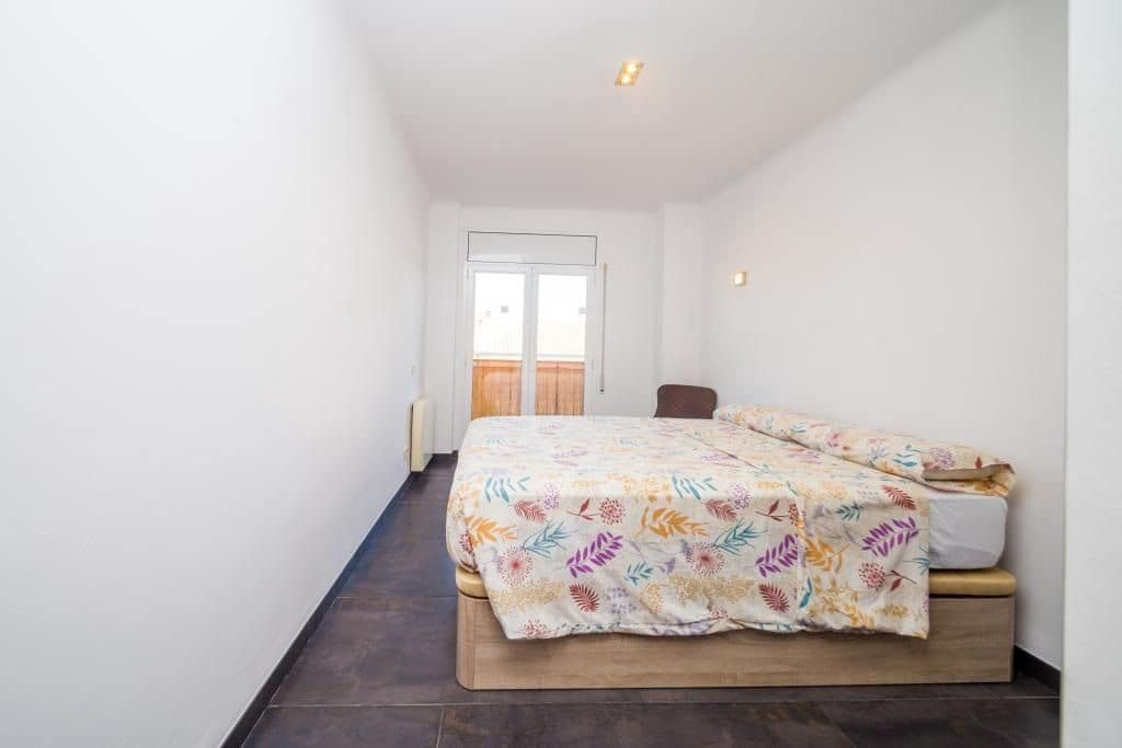 Piso de 3 habitaciones en Santa Cristina d'Aro en venta - 280.000 € (Ref: 9985728)