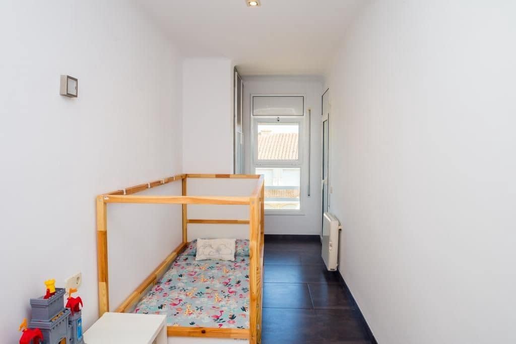 Piso de 3 habitaciones en Santa Cristina d'Aro en venta - 280.000 € (Ref: 9985728)