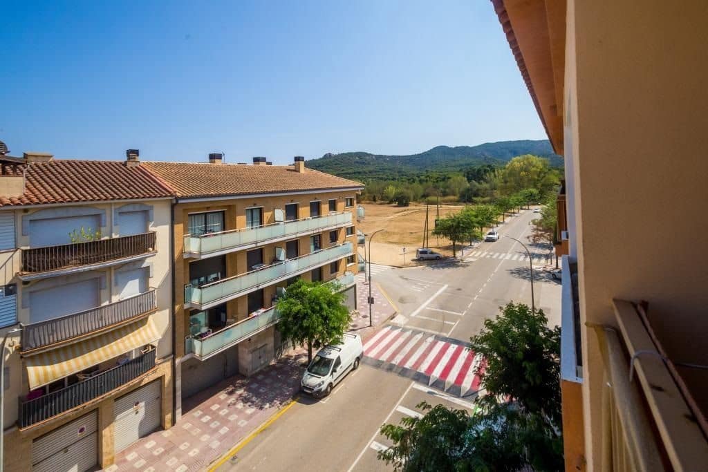 Piso de 3 habitaciones en Santa Cristina d'Aro en venta - 280.000 € (Ref: 9985728)