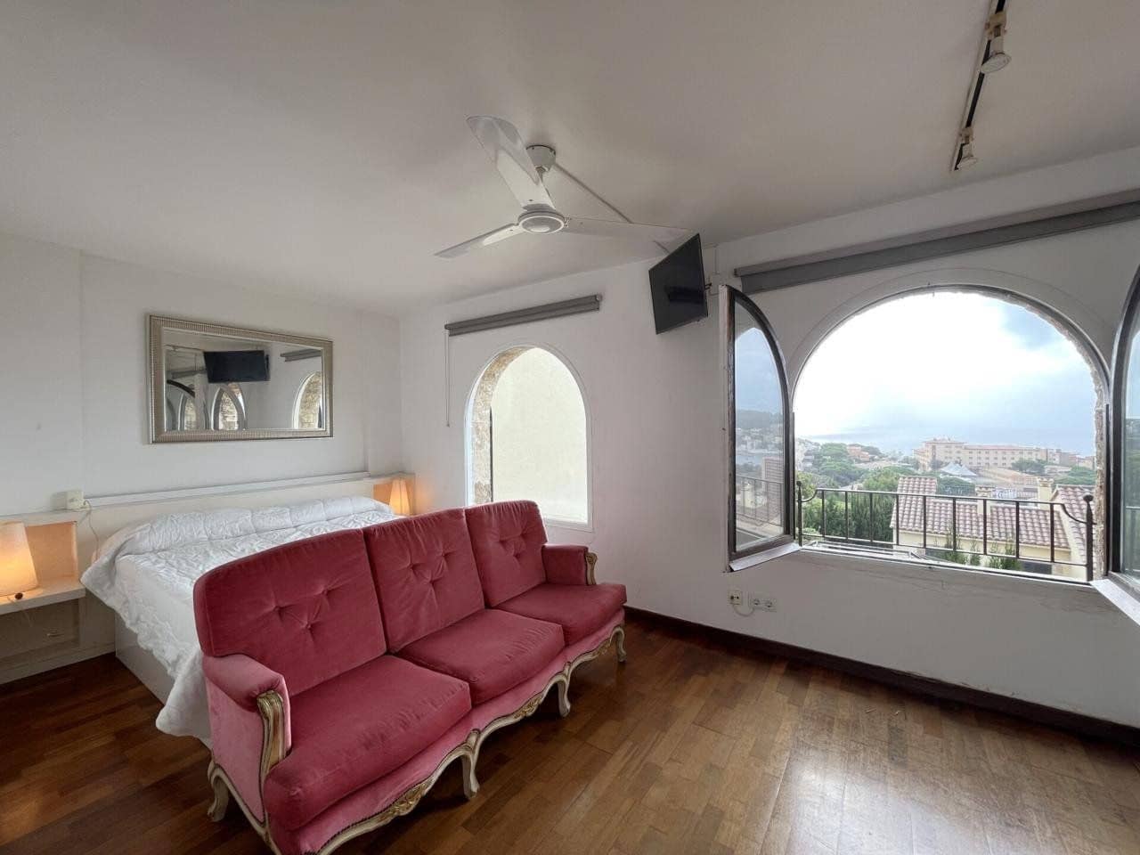 3 makuuhuone Huvila myytävänä paikassa Sant Feliu de Guixols mukana uima-altaan 
autotalli - 950 000 € (Ref: 9985737)