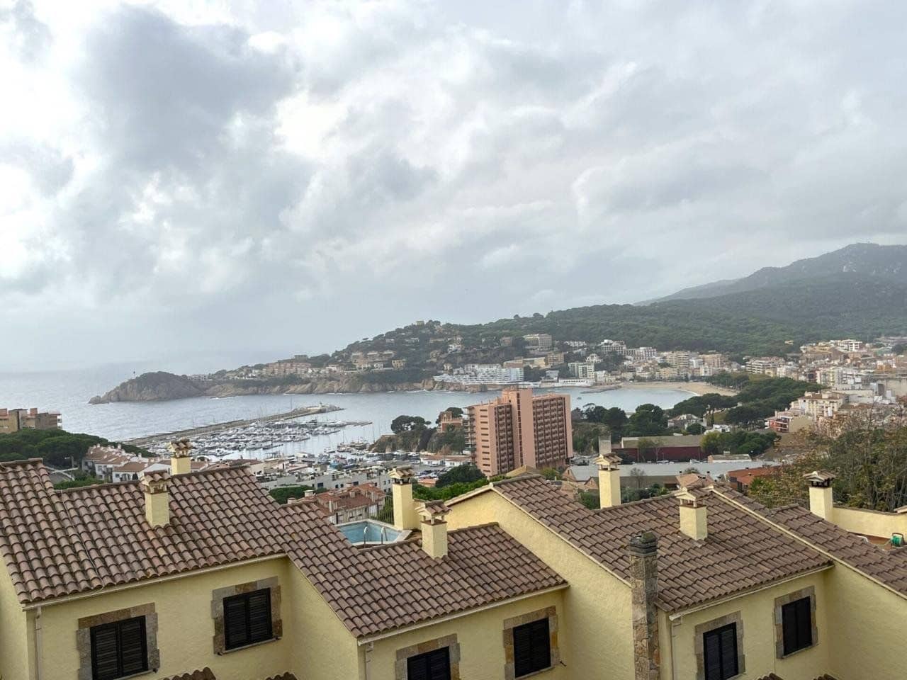 3 makuuhuone Huvila myytävänä paikassa Sant Feliu de Guixols mukana uima-altaan 
autotalli - 950 000 € (Ref: 9985737)