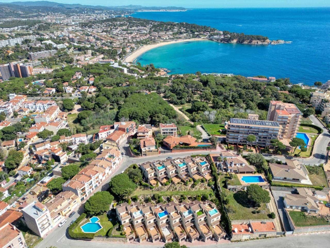 3 makuuhuone Huvila myytävänä paikassa Sant Feliu de Guixols mukana uima-altaan 
autotalli - 950 000 € (Ref: 9985737)