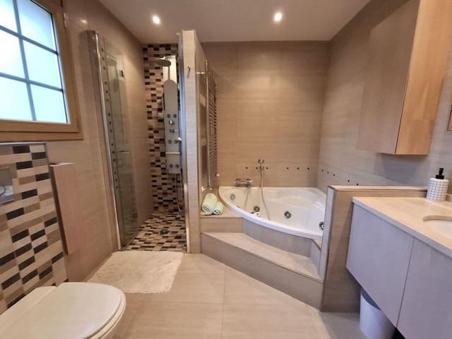 4 sypialnia Willa na sprzedaż w S'Agaro, Castell-Platja d'Aro - 725 000 € (Ref: 9985739)