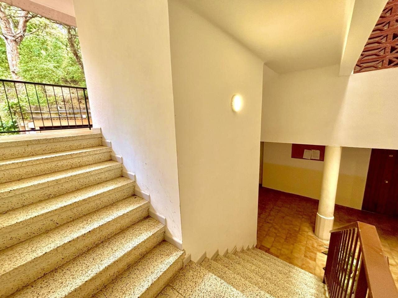 2 makuuhuone Asunto myytävänä paikassa Santa Cristina d'Aro mukana 
autotalli - 160 000 € (Ref: 9986159)