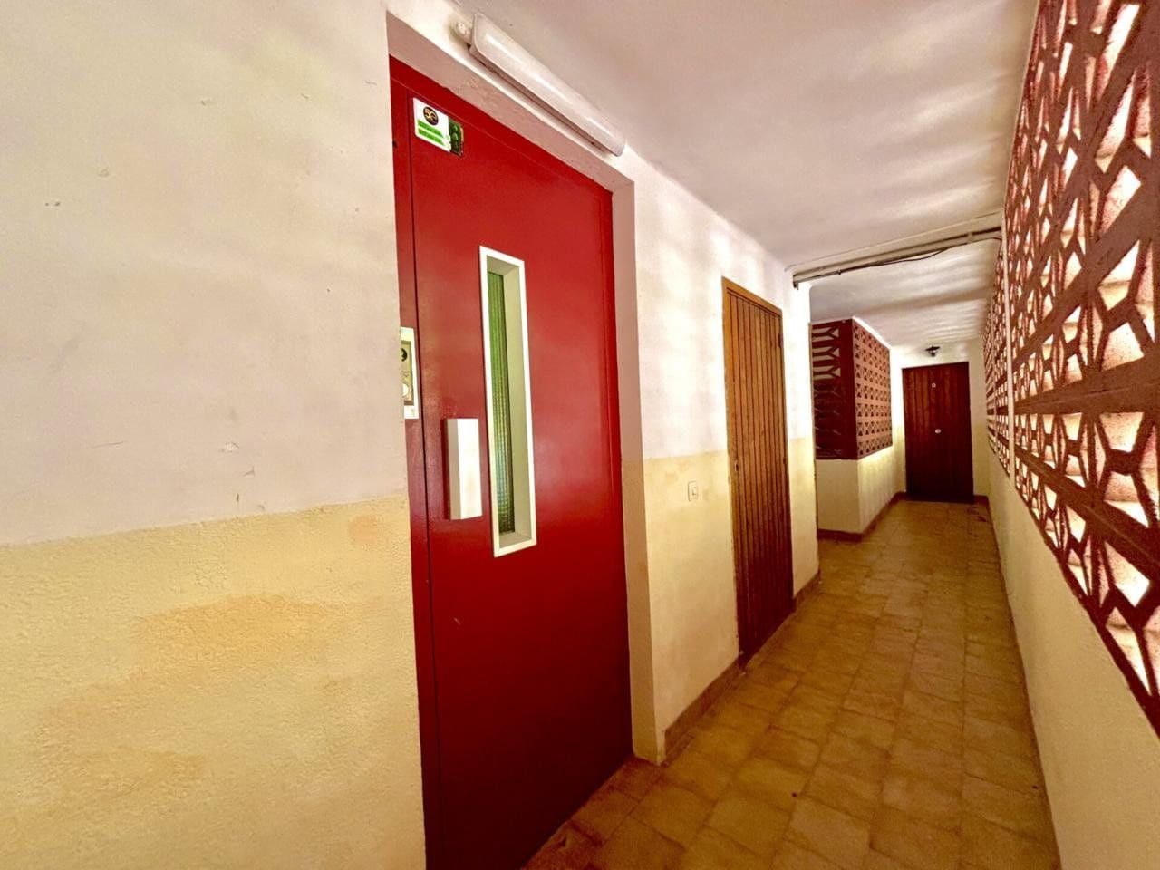 2 makuuhuone Asunto myytävänä paikassa Santa Cristina d'Aro mukana 
autotalli - 160 000 € (Ref: 9986159)
