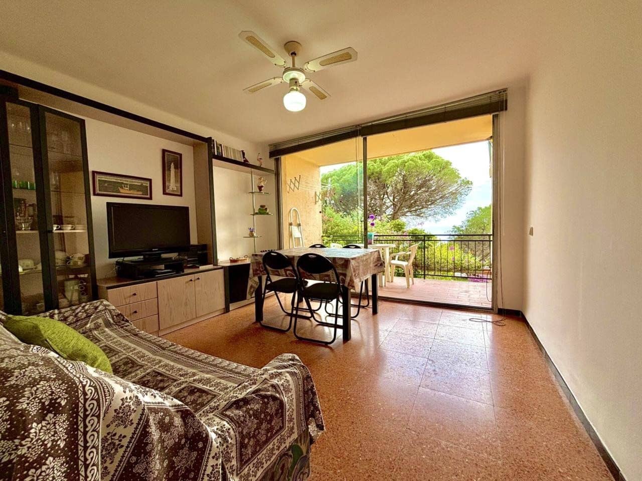2 makuuhuone Asunto myytävänä paikassa Santa Cristina d'Aro mukana 
autotalli - 160 000 € (Ref: 9986159)