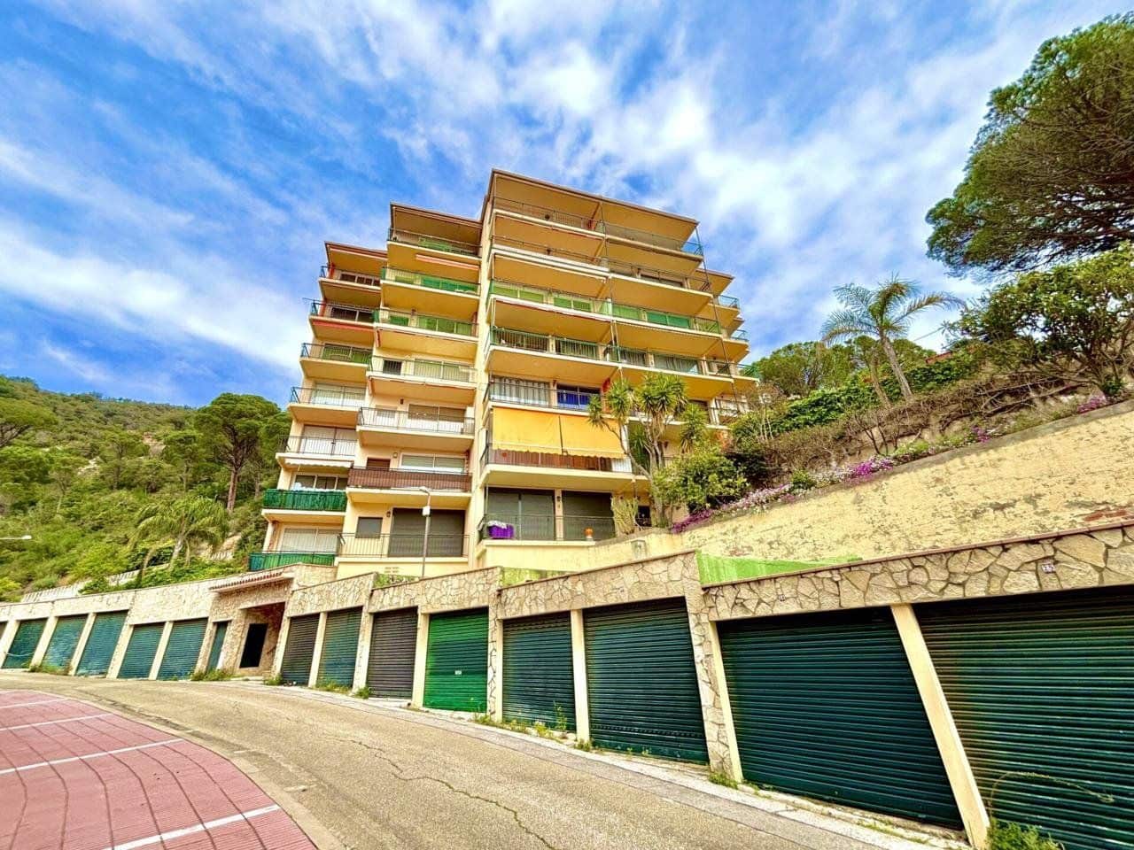 2 makuuhuone Asunto myytävänä paikassa Santa Cristina d'Aro mukana 
autotalli - 160 000 € (Ref: 9986159)