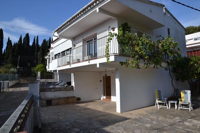 4 bedroom Semi-detached Villa for sale in L'Estartit, Torroella de Montgrí with garage - € 320,000 (Ref: 8057503)