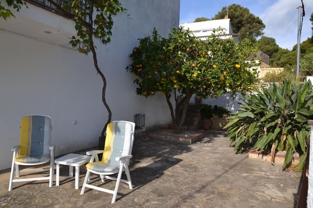 4 bedroom Semi-detached Villa for sale in L'Estartit, Torroella de Montgrí with garage - € 320,000 (Ref: 8057503)