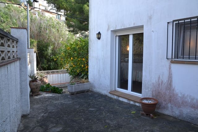 4 bedroom Semi-detached Villa for sale in L'Estartit, Torroella de Montgrí with garage - € 320,000 (Ref: 8057503)