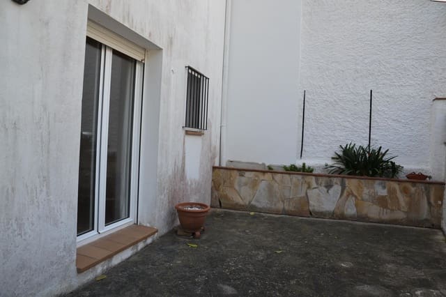 4 bedroom Semi-detached Villa for sale in L'Estartit, Torroella de Montgrí with garage - € 320,000 (Ref: 8057503)