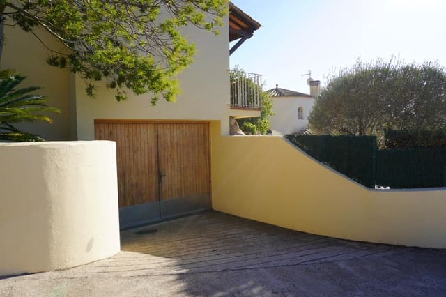 4 bedroom Villa for sale in L'Estartit, Torroella de Montgrí with pool garage - € 595,000 (Ref: 8061296)