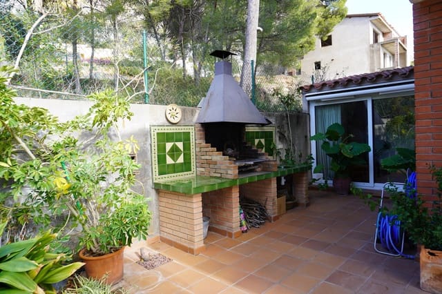 3 bedroom Villa for sale in L'Estartit, Torroella de Montgrí with garage - € 590,000 (Ref: 8061301)