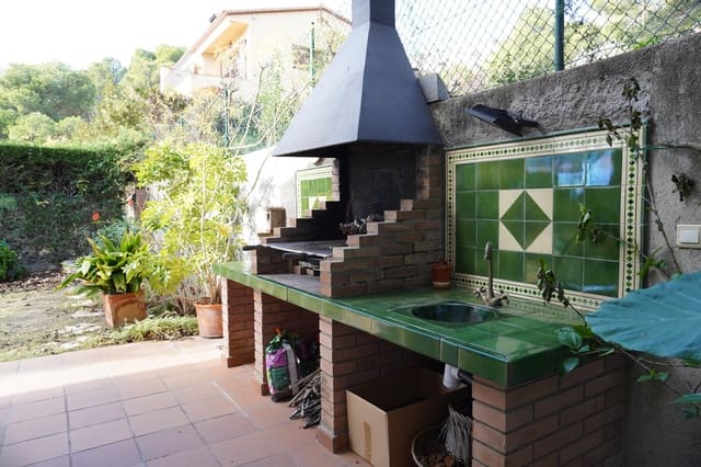 3 bedroom Villa for sale in L'Estartit, Torroella de Montgrí with garage - € 590,000 (Ref: 8061301)