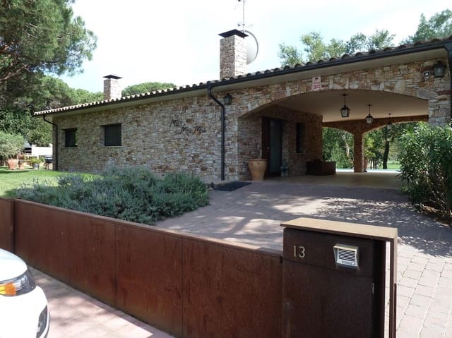 5 bedroom Villa for sale in Pals with pool garage - € 1,700,000 (Ref: 8311571)