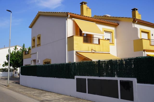 4 bedroom Semi-detached Villa for sale in L'Estartit, Torroella de Montgrí with pool garage - € 375,000 (Ref: 8476466)