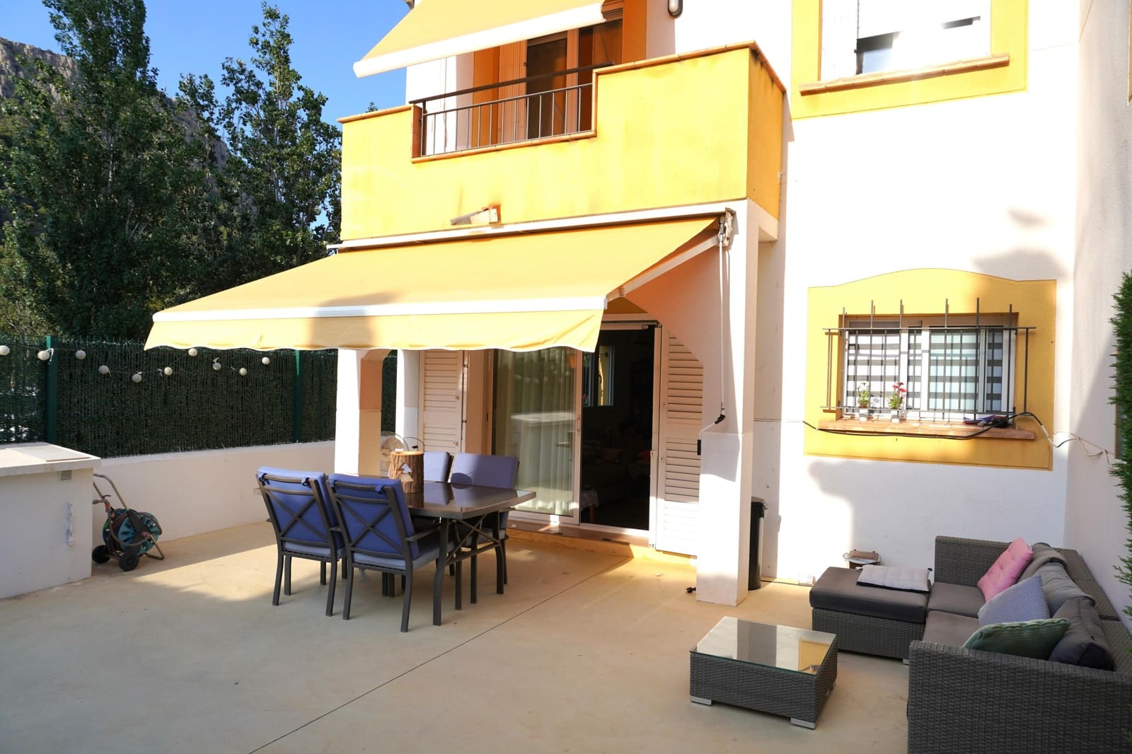 4 soveværelse Semi-Rækkehus til salg i L'Estartit med swimmingpool garage - € 375.000 (Ref: 8476466)