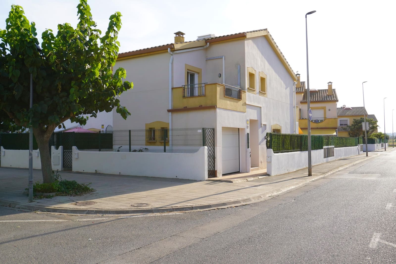 4 soveværelse Semi-Rækkehus til salg i L'Estartit med swimmingpool garage - € 375.000 (Ref: 8476466)