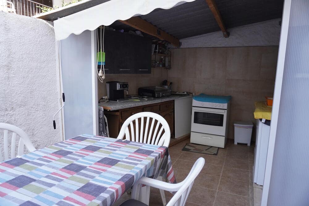 4 slaapkamer Halfvrijstaande villa te koop in L'Estartit met garage - € 260.000 (Ref: 8572991)