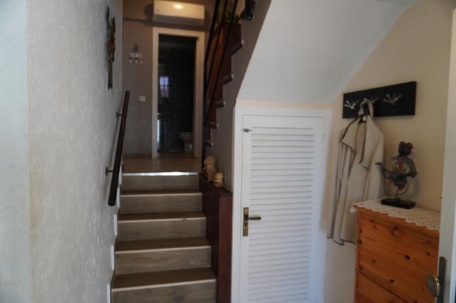 4 bedroom Semi-detached Villa for sale in L'Estartit, Torroella de Montgrí with garage - € 260,000 (Ref: 8572991)