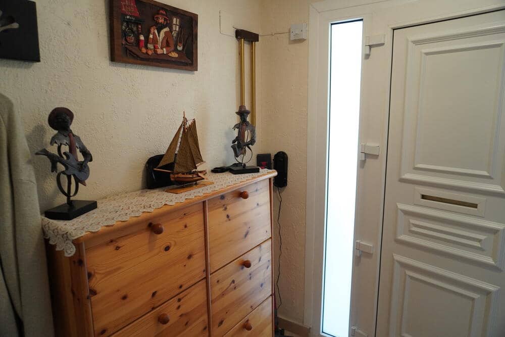 4 slaapkamer Halfvrijstaande villa te koop in L'Estartit met garage - € 260.000 (Ref: 8572991)