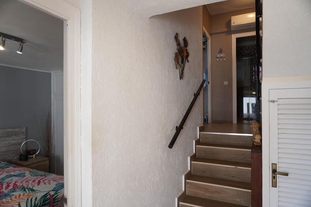 4 bedroom Semi-detached Villa for sale in L'Estartit, Torroella de Montgrí with garage - € 260,000 (Ref: 8572991)