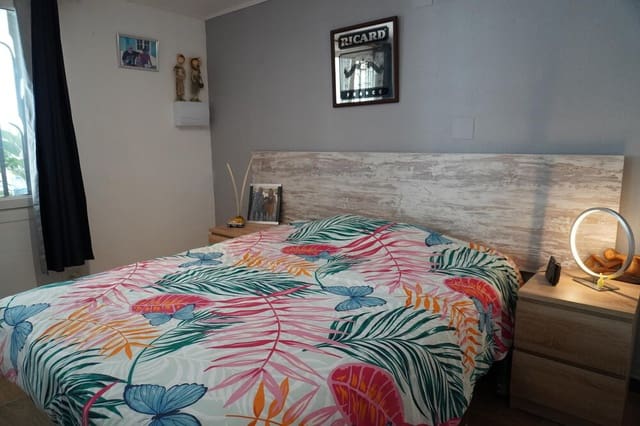 4 bedroom Semi-detached Villa for sale in L'Estartit, Torroella de Montgrí with garage - € 260,000 (Ref: 8572991)