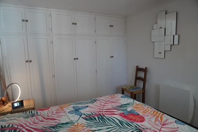 4 bedroom Semi-detached Villa for sale in L'Estartit, Torroella de Montgrí with garage - € 260,000 (Ref: 8572991)