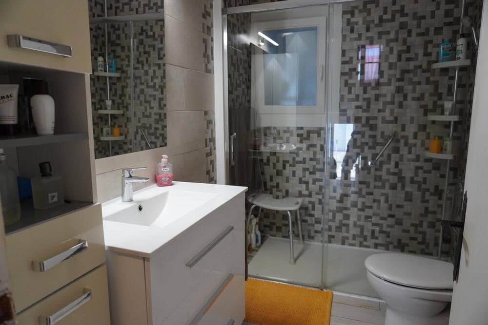 4 slaapkamer Halfvrijstaande villa te koop in L'Estartit met garage - € 260.000 (Ref: 8572991)