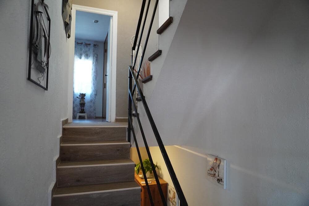 4 slaapkamer Halfvrijstaande villa te koop in L'Estartit met garage - € 260.000 (Ref: 8572991)