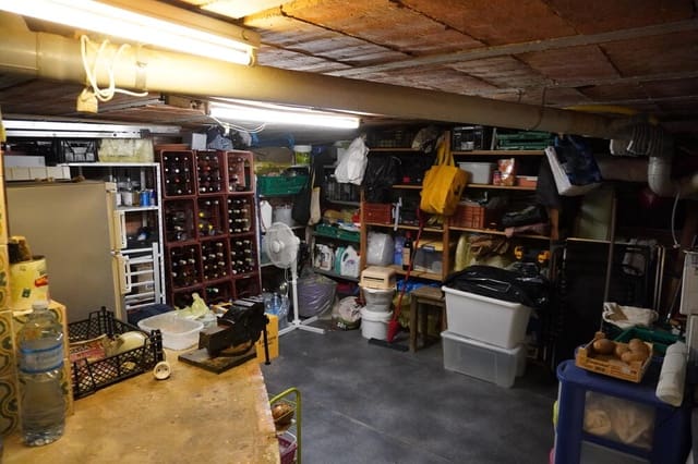 4 bedroom Semi-detached Villa for sale in L'Estartit, Torroella de Montgrí with garage - € 260,000 (Ref: 8572991)