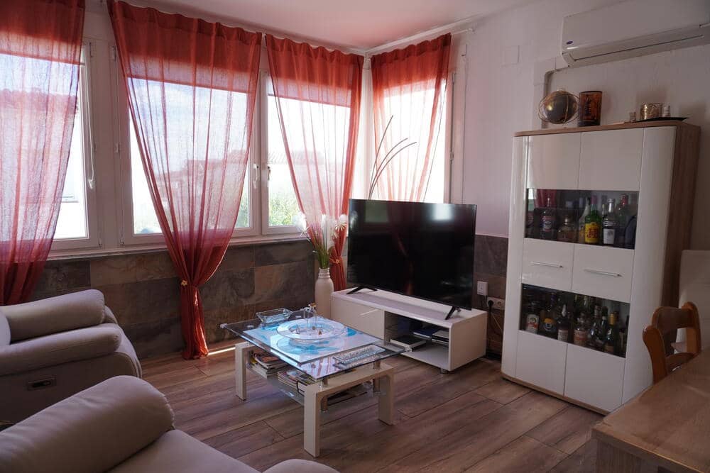 4 slaapkamer Halfvrijstaande villa te koop in L'Estartit met garage - € 260.000 (Ref: 8572991)