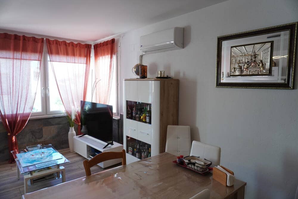 4 slaapkamer Halfvrijstaande villa te koop in L'Estartit met garage - € 260.000 (Ref: 8572991)