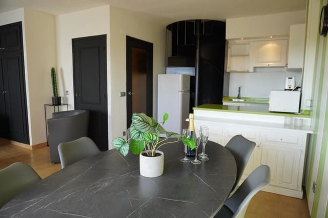 Apartamento de 2 habitaciones en L'Estartit, Torroella de Montgrí en venta con piscina - 259.000 € (Ref: 8639794)