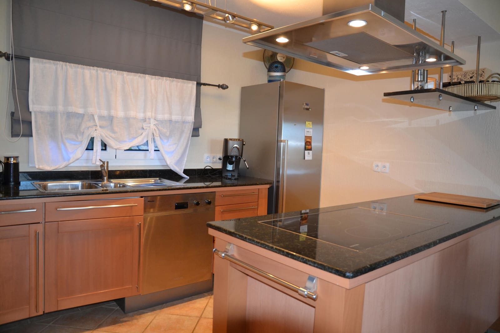 2 soveværelse Semi-Rækkehus til salg i L'Estartit med garage - € 295.000 (Ref: 8639818)