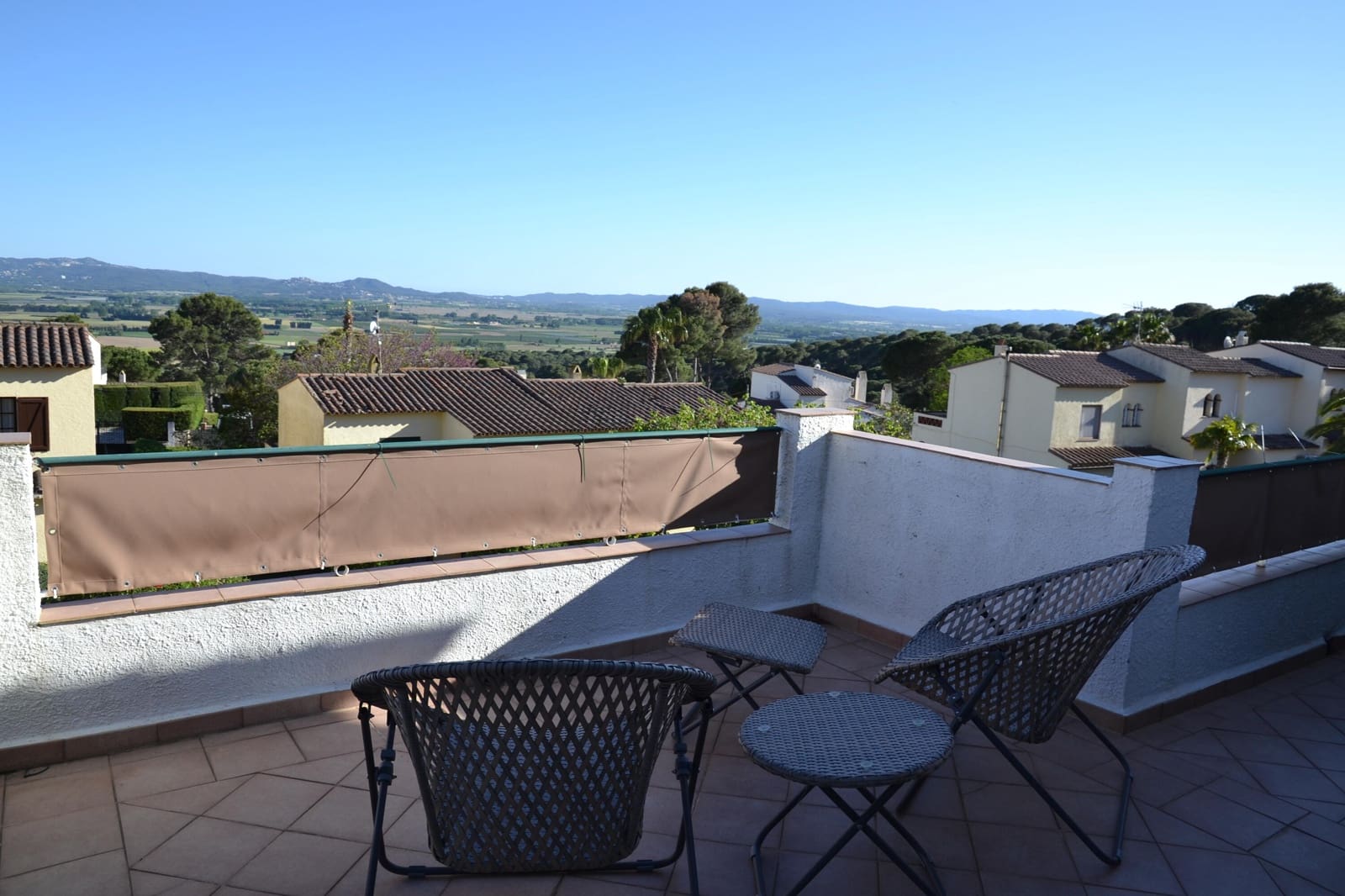 2 soveværelse Semi-Rækkehus til salg i L'Estartit med garage - € 295.000 (Ref: 8639818)