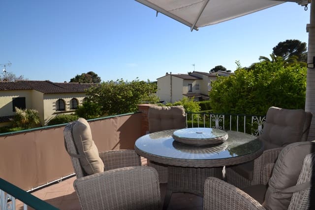 2 bedroom Semi-detached Villa for sale in L'Estartit, Torroella de Montgrí with garage - € 295,000 (Ref: 8639818)