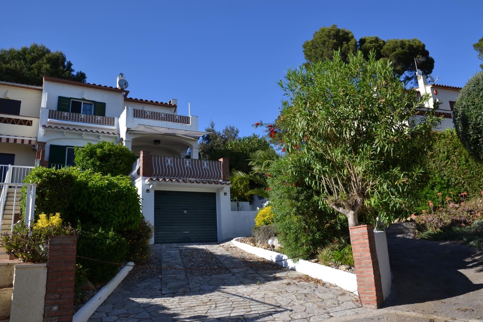 2 soveværelse Semi-Rækkehus til salg i L'Estartit med garage - € 295.000 (Ref: 8639818)