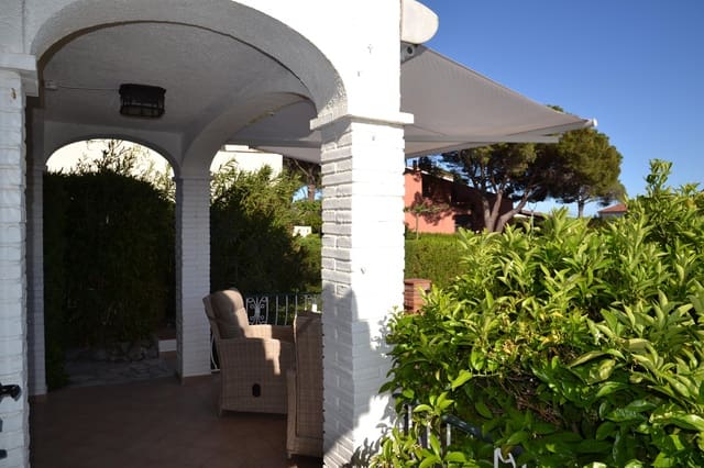 2 bedroom Semi-detached Villa for sale in L'Estartit, Torroella de Montgrí with garage - € 295,000 (Ref: 8639818)