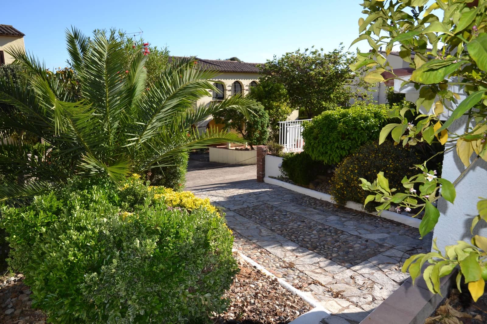 2 soveværelse Semi-Rækkehus til salg i L'Estartit med garage - € 295.000 (Ref: 8639818)