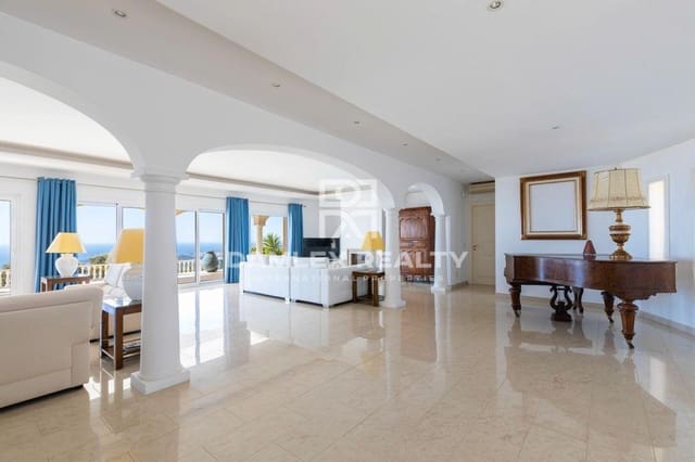 6 bedroom Villa for sale in Platja d'Aro, Castell-Platja d'Aro with pool - € 2,650,000 (Ref: 3758206)