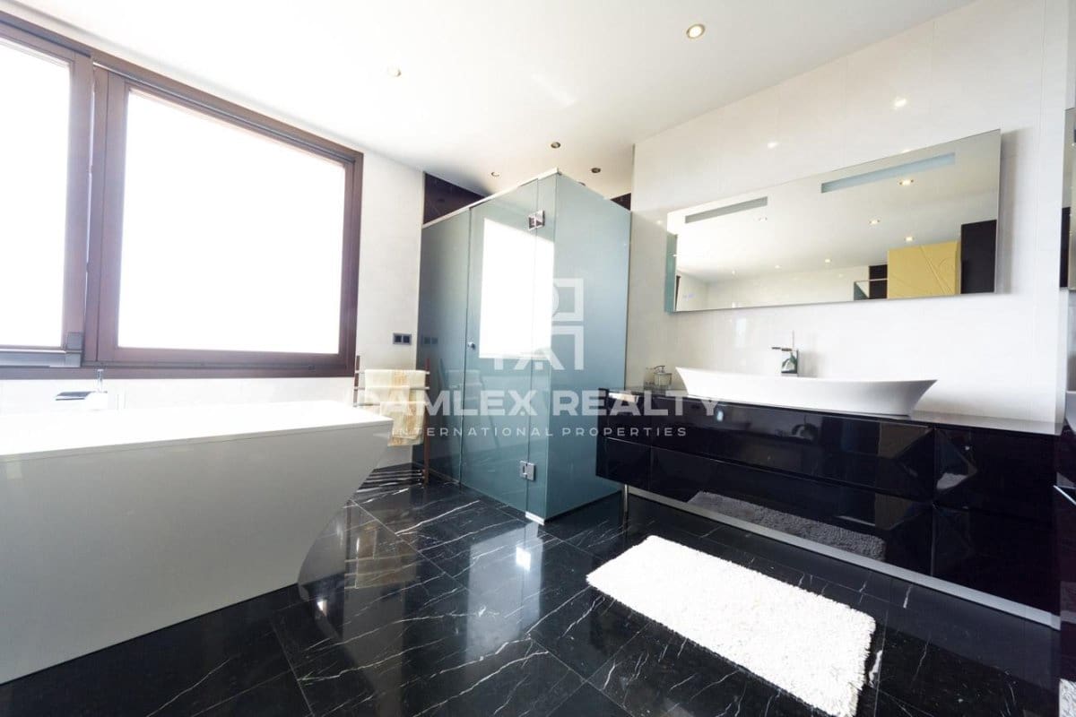 5 slaapkamer Villa te koop in Platja d'Aro met zwembad - € 2.100.000 (Ref: 3758208)