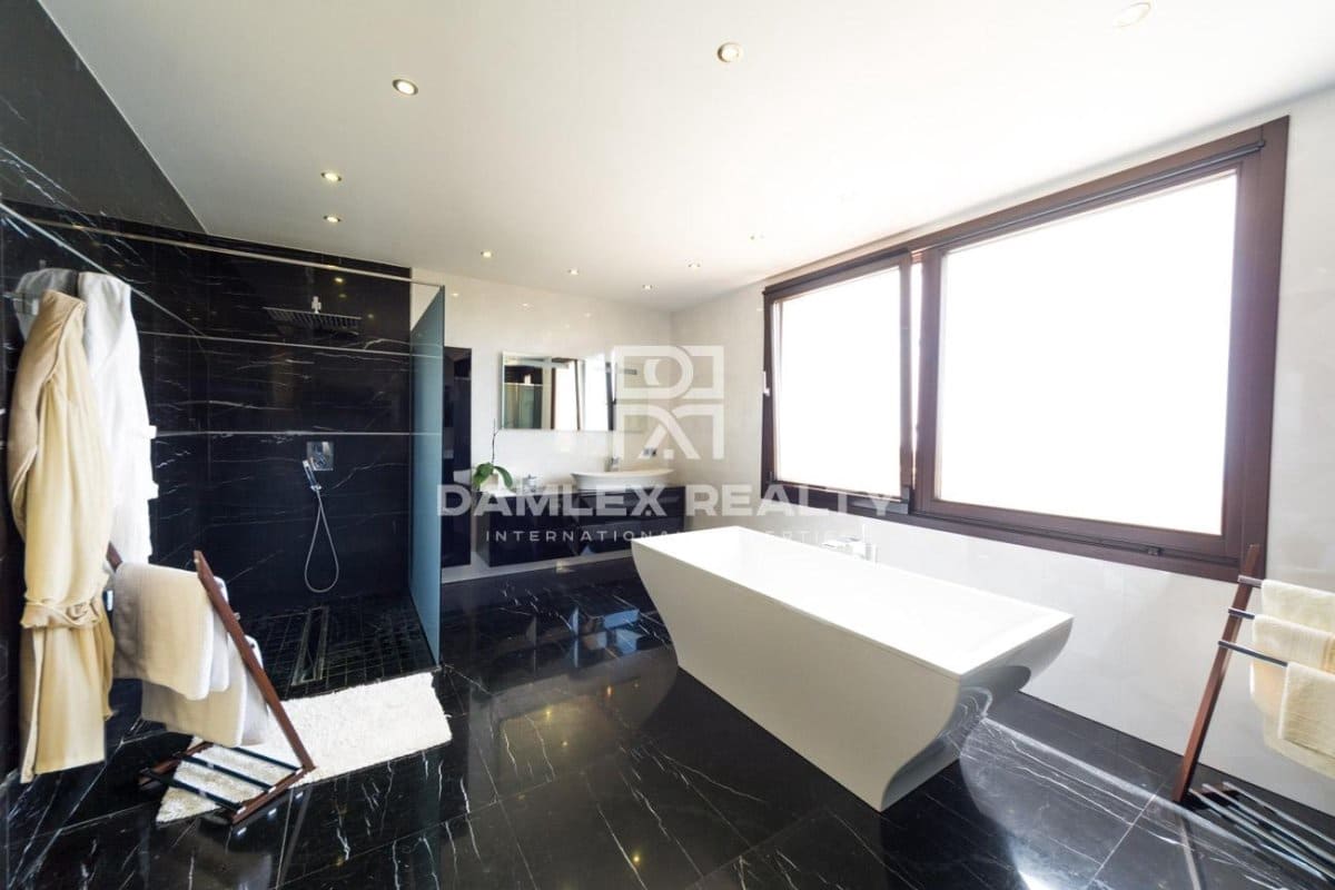 5 slaapkamer Villa te koop in Platja d'Aro met zwembad - € 2.100.000 (Ref: 3758208)