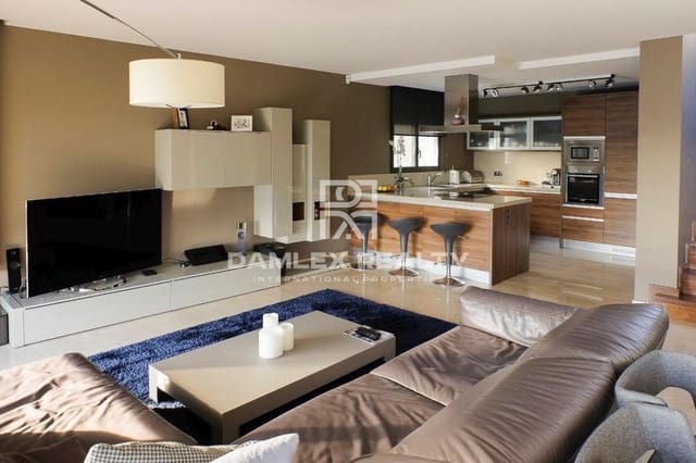 5 camera da letto Villa in vendita in Lloret de Mar con garage - 1.900.000 € (Rif: 3758859)