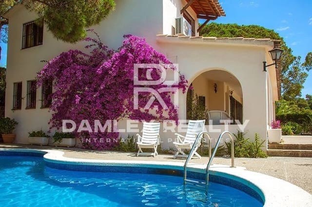 4 slaapkamer Villa te koop in Tossa de Mar met garage - € 1.100.000 (Ref: 3764291)