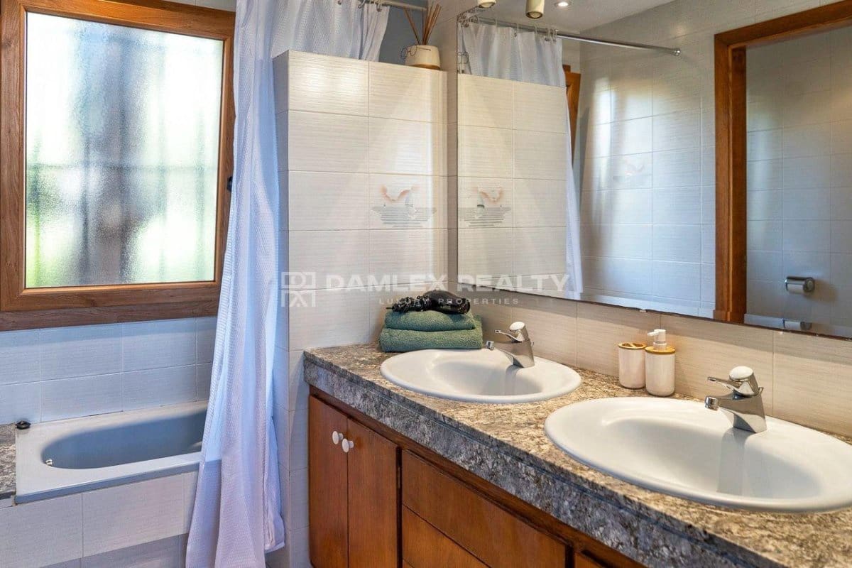 4 slaapkamer Villa te koop in Tossa de Mar met garage - € 1.100.000 (Ref: 3764291)