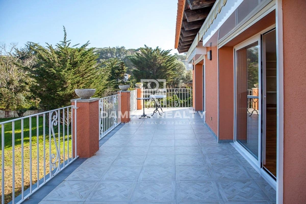 4 soveværelse Villa til salg i Sant Feliu de Guixols - € 750.000 (Ref: 3896836)