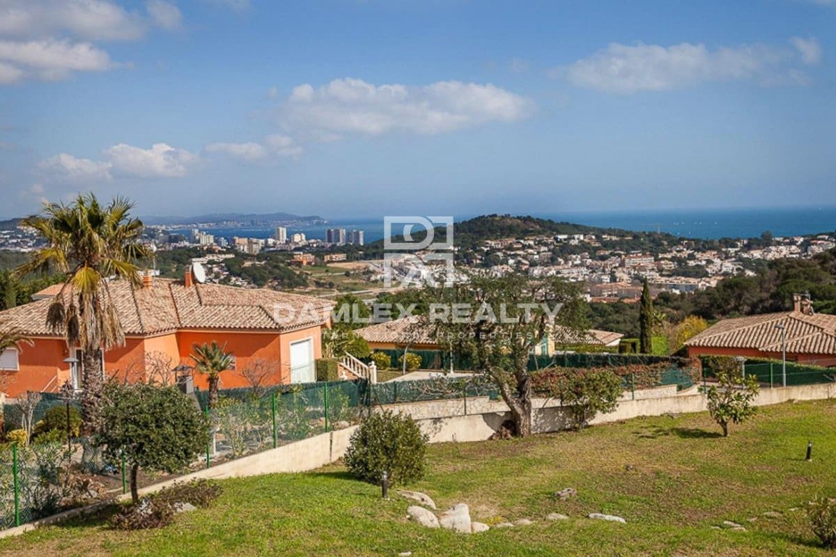 4 soveværelse Villa til salg i Sant Feliu de Guixols - € 750.000 (Ref: 3896836)