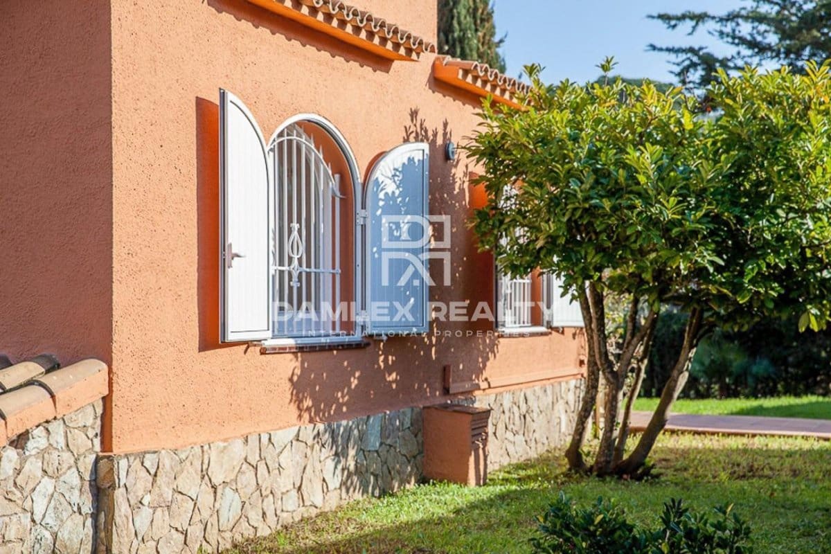 4 soveværelse Villa til salg i Sant Feliu de Guixols - € 750.000 (Ref: 3896836)
