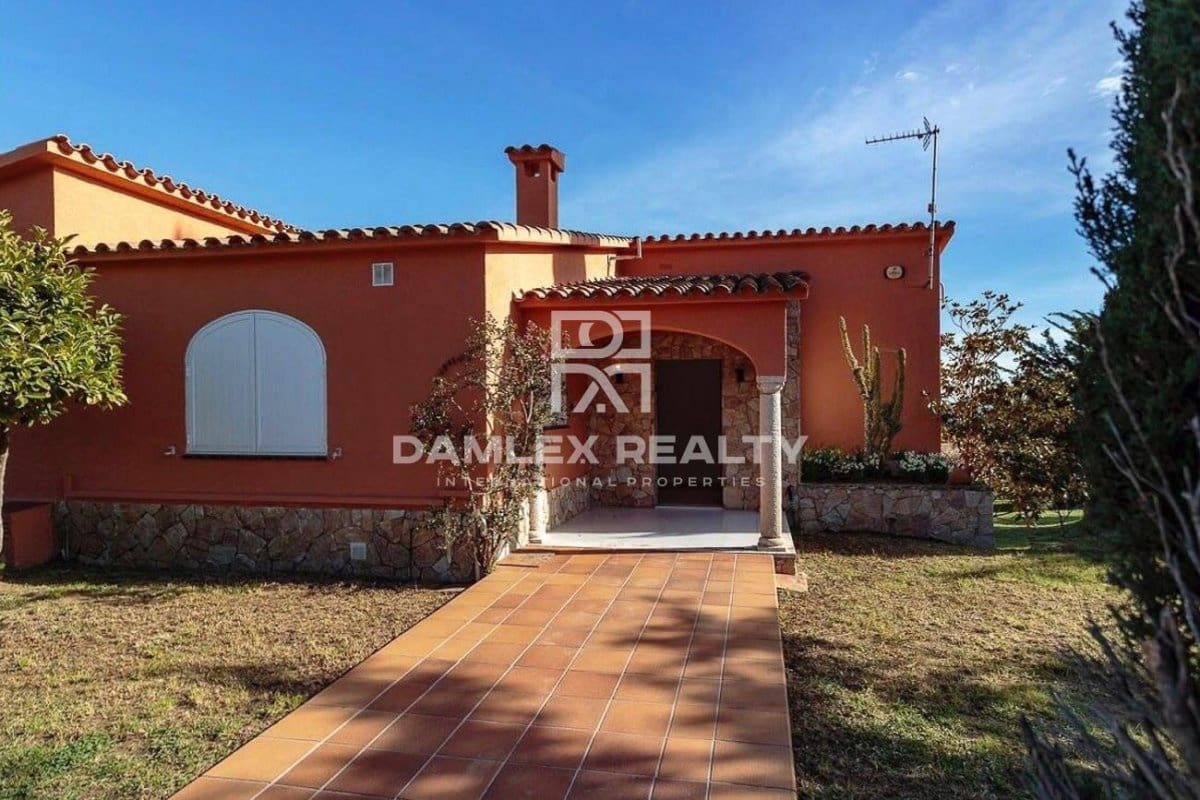 4 soveværelse Villa til salg i Sant Feliu de Guixols - € 750.000 (Ref: 3896836)